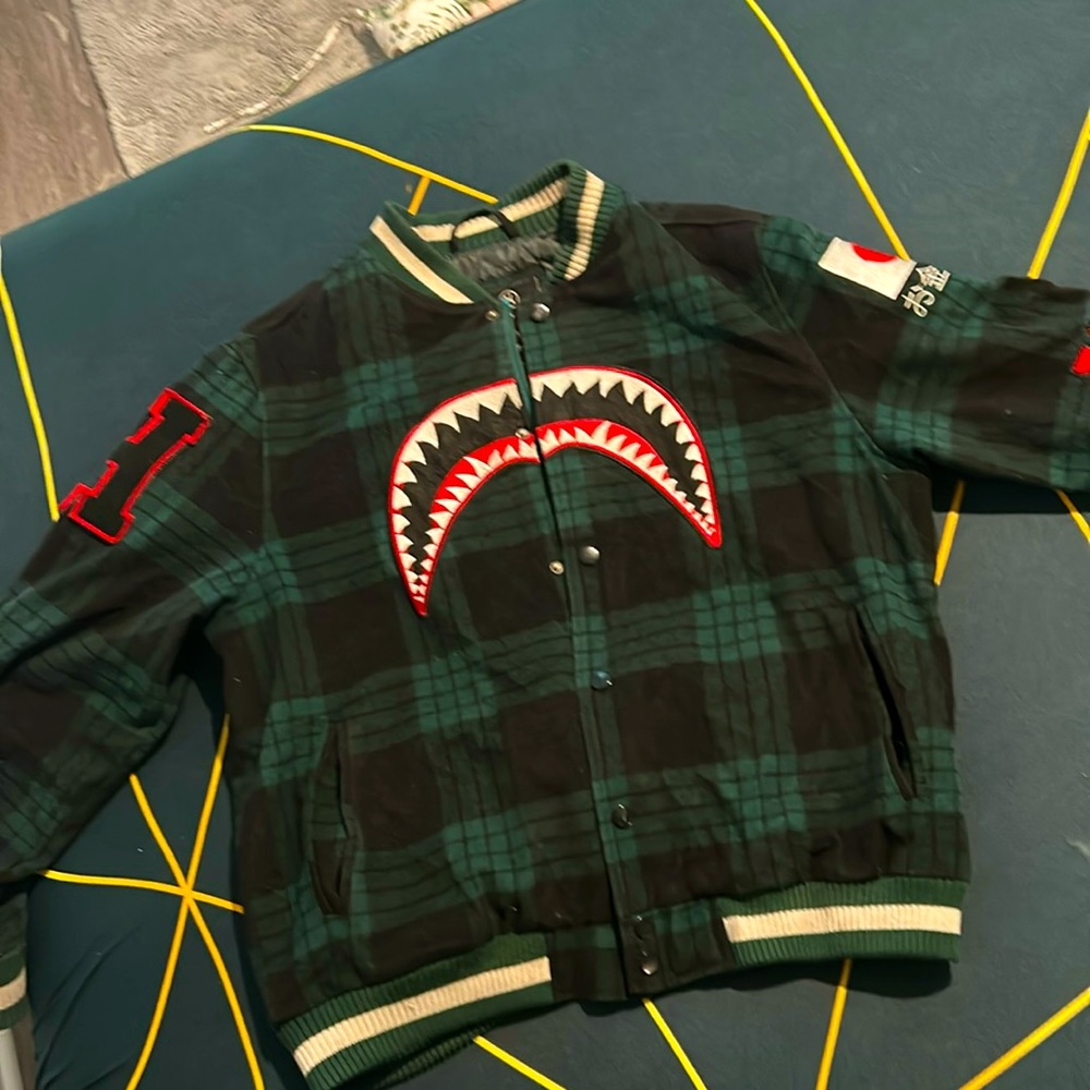 Cool looking Jacket. I get soooo many compliments when I wear it.